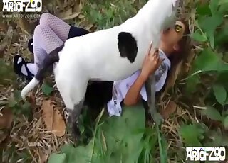 White dog is ready to fuck a wayward schoolgirl while outdoors